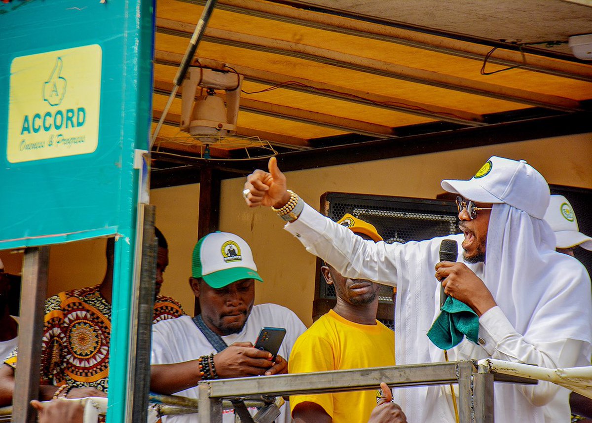 ShinaPeller's tweet photo. We took the Liberation Movement campaign to Ogbomosho. Thanks for the love and support and also for proving to the naysayers that I am not a stranger in Ogbomosho. 2 more days to prove that ACCORD has come to stay In Sha Allah… #OneAccord #OnenessAndProgress #Ayedero https://t.co/yAFt5L1Oll