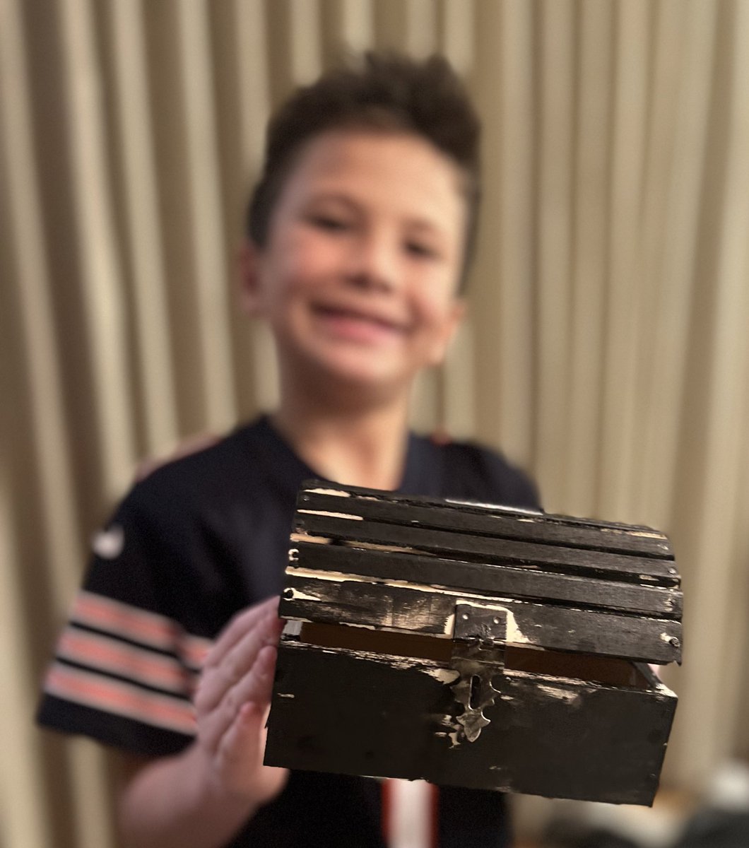 GalindosOjitos's tweet photo. I declared to my mom recently that being an Artist, Chef and/or a Builder are good backups for me, in case @FIFAcom or @NBA doesn’t quite work out. https://t.co/gmQiZagdUb