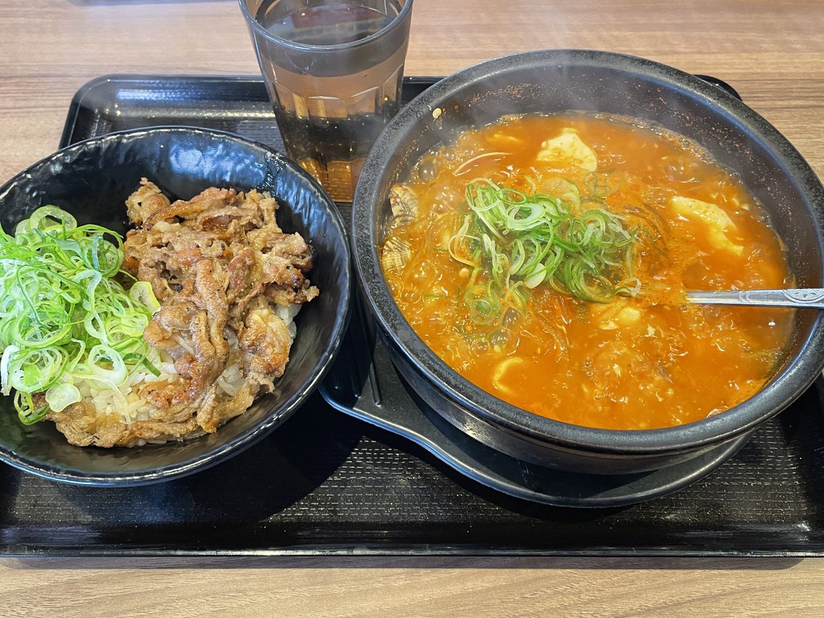 今日は丼ものが食べたくて カルビ丼と海鮮スンドゥブチゲセット