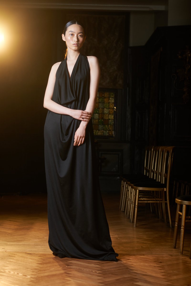 Zeitblatt_TV's tweet photo. L Saha presented ‘En-route’ the Autumn Winter 2023 collection at London Fashion Week in a salon style runway presentation
Photos: PR L Saha
https://t.co/RngG7IqI26
#lsaha https://t.co/EePaGb36wi