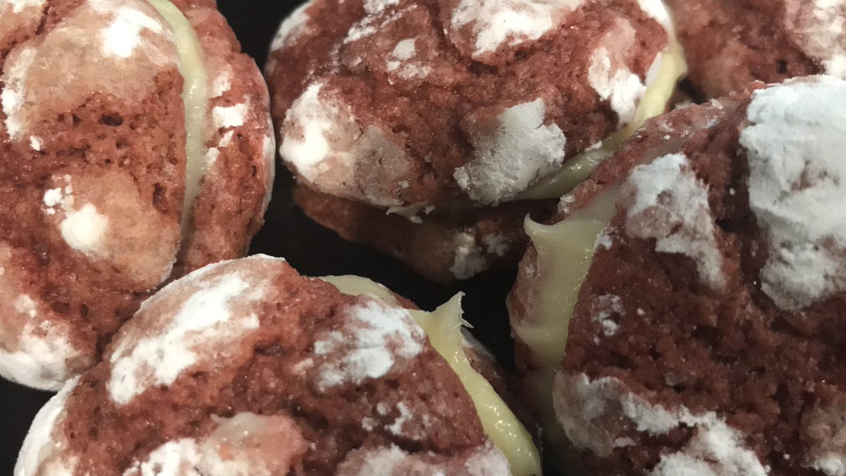 idk_kali's tweet photo. i made red velvet cookies today and it was a success — i’ve been practicing baking sweets that i grew up eating bc i wanted to try and start a baking business involving sweets such as crinkles, yema, pastillas, and leche flan 🤍 https://t.co/Assv6s0HWJ