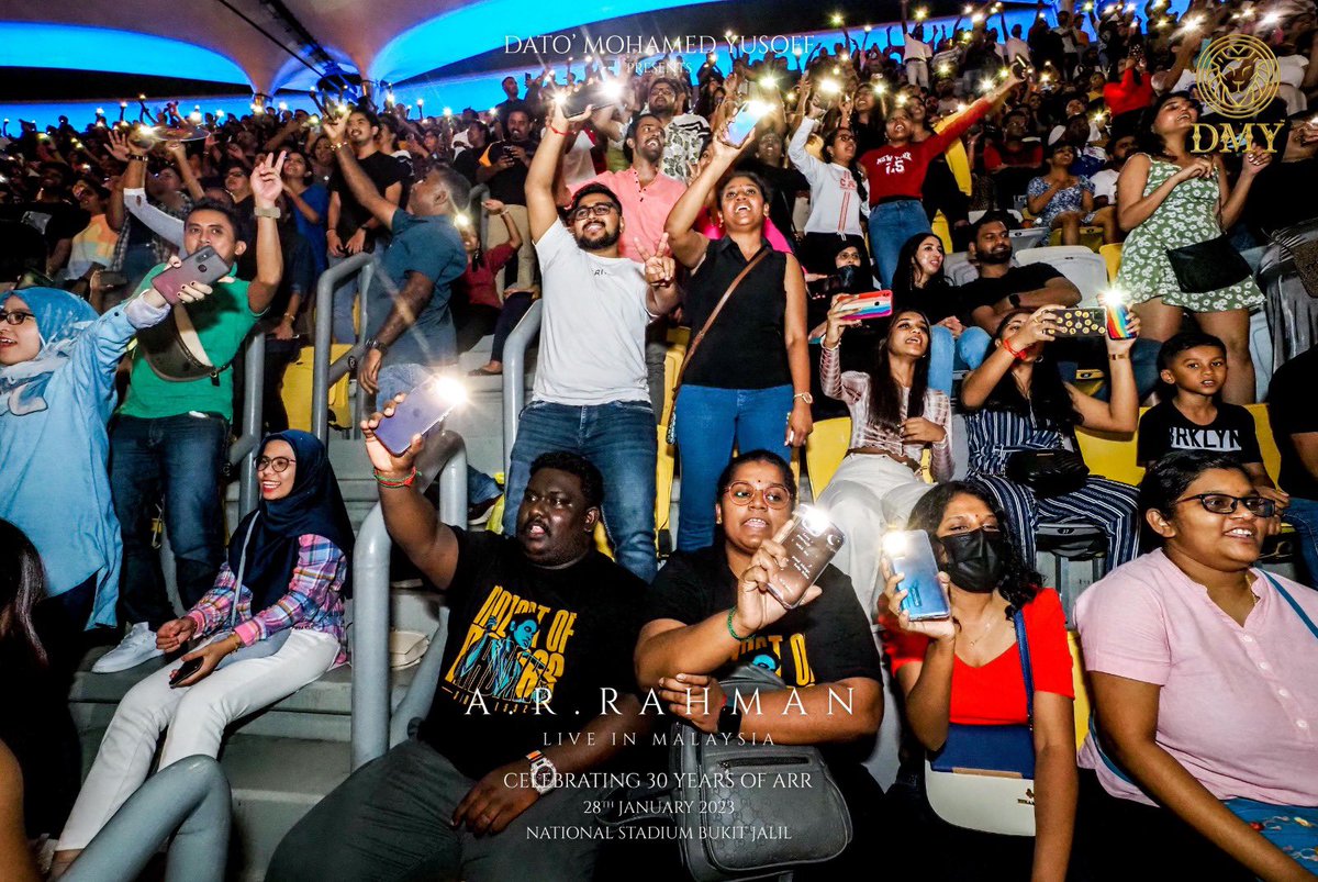 dmycreationoffl's tweet photo. Screaming all of the LYRICS to your favorite SONGS ๐๐
Tag yourself or friends if got spotted ๐๐ธ
ARR 2023 ๐ค | SECRET OF SUCCESS ๐ฅ| LIVE IN MALAYSIA ๐ฒ๐พ
@arrahman
#ARRforDMY #ARRLiveInMalaysia #DMY #DMYConcert https://t.co/BBeDzaFoKa