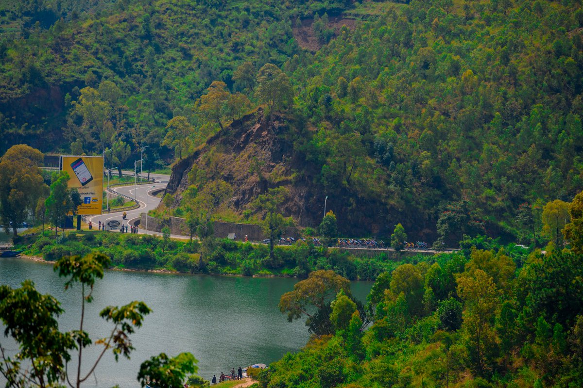 RubavuDistrict's tweet image. Uyu munsi, Agace ka 5 ka #TdRwanda23 karasorezwa mu Karere Rubavu,  Umujyi utagira uko usa uri mu nkengero z&apos;Ikiyaga cya Kivu, ubereye Imyidagaduro, ukaba igicumbi cy&apos;ishoramari, ubucuruzi hamwe n&apos;Ubukerarugendo. #VisitRwanda.

Tubahaye ikaze!