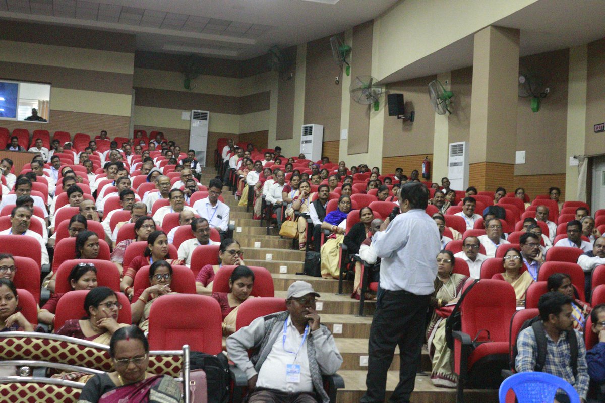 IdentityFounda1's tweet photo. A District level secondary school headmaster conference was held on 8th February,2023 in Puri
@Suryadasmohapatra
@saritajyoti
@UNICEFIndia
@osepa
#school #india #career #students #teachers #unicef #osepa #Odishasarkar #headmasters #DEO #ADEO #identity #identityfoundation https://t.co/mANxVmXIxE