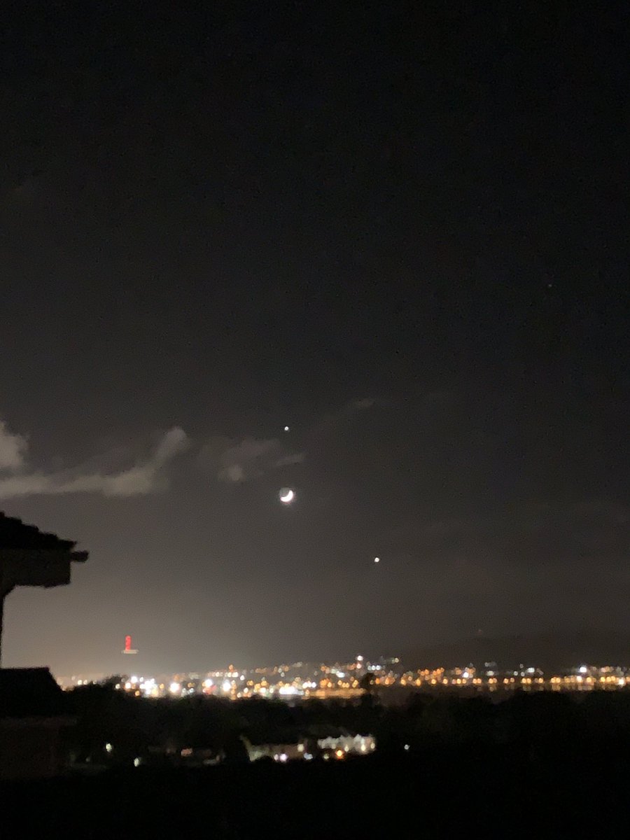 Did you see the moon, Jupiter &amp; Venus last night?  Spectacular!  <a href="/WeatherCee/">Cecilia Daly</a> <a href="/JeffMaskel/">Jeffrey Maskel</a> <a href="/angie_weather/">angie phillips</a> <a href="/barrabest/">Barra Best</a> <a href="/BelfastLive/">Belfast Live</a>