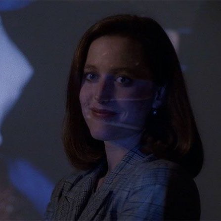 Happy birthday to the sweetest girl, dana scully!!!! 