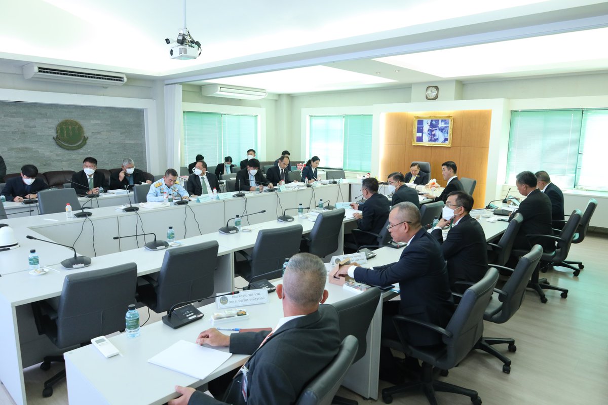 news1005fm's tweet image. “บิ๊กป้อม” รองนายกฯ ย้ำยึด #OneMap และหลักกฎหมาย  สะสางแก้ปัญหา #พื้นที่ทับซ้อน