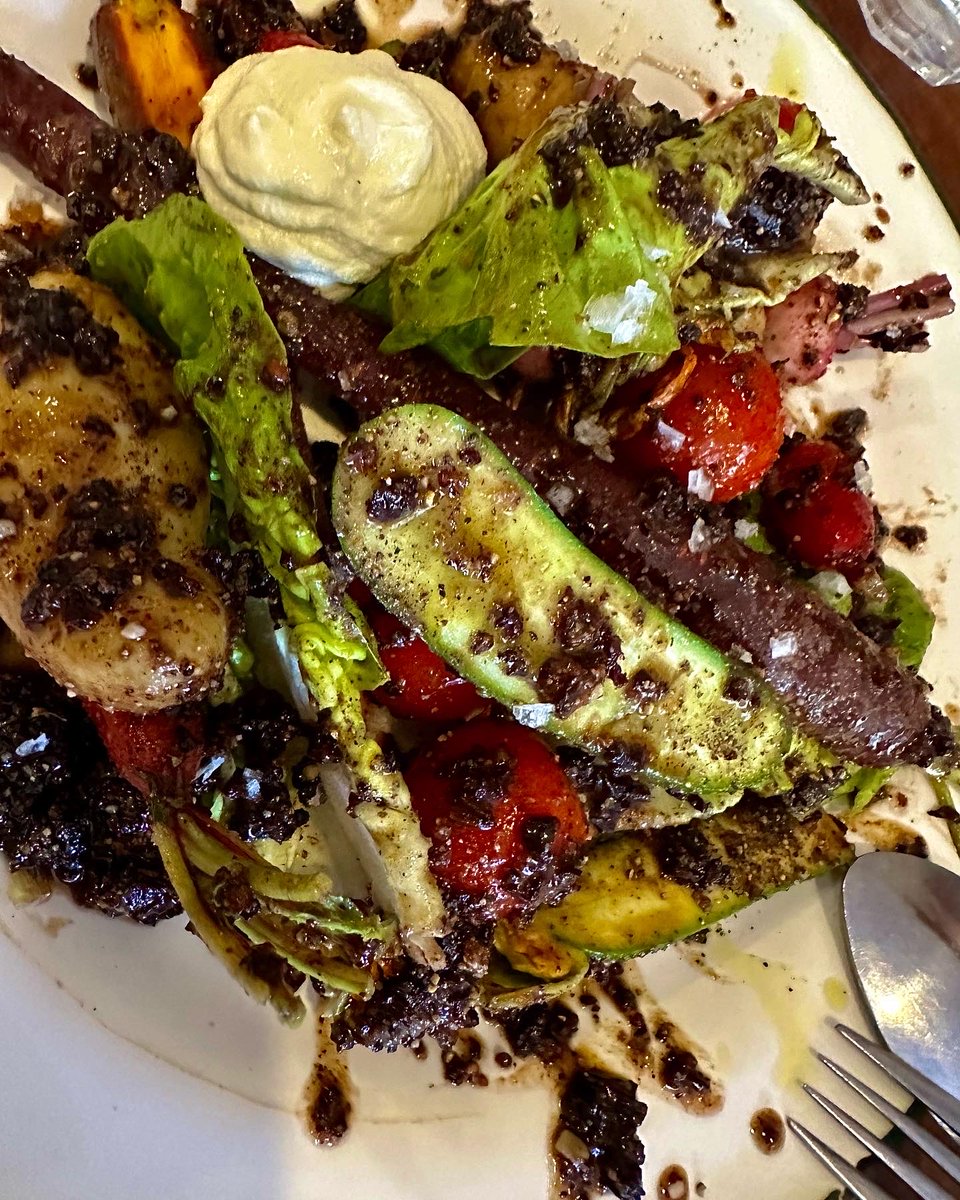 joylawn1's tweet photo. Hard to choose! Bush restaurant Redfern #Bushsydney #sustainablefood #potatopepperberrygnocchi #dirtyveggies #wattleseedflan #bruleebanana #mangocheekmess #redfern #sydney #nativefood #bushrestaurant #bushfood #redfernrestaurant #nativesninvasives #dessert https://t.co/uxKAPffmUe