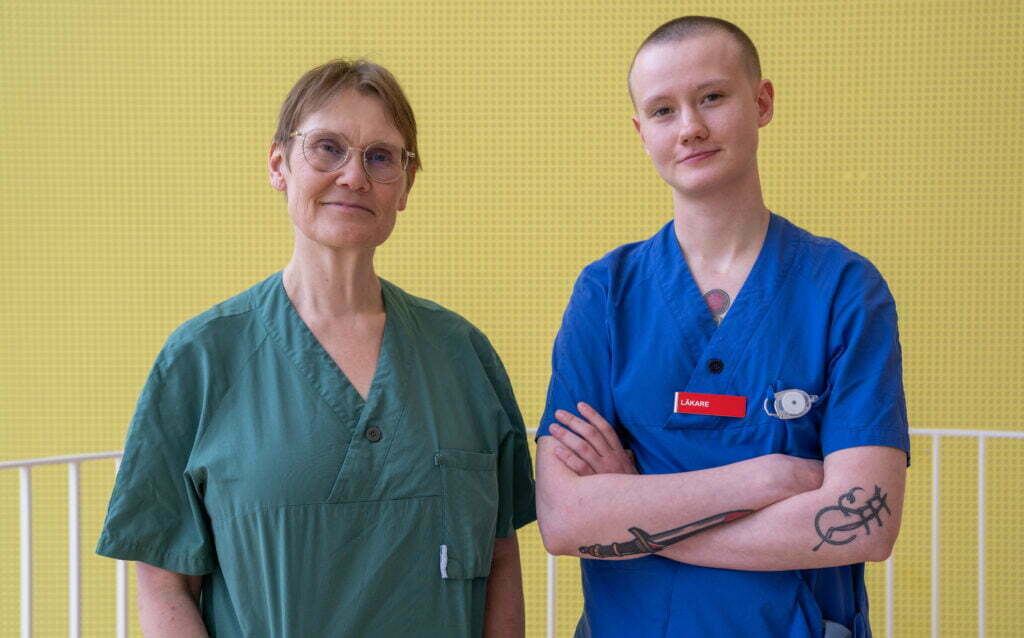 Under det gångna året har ett tjugotal läkare, sjuksköterskor och biologer börjat jobba på #sahlgrenska och <a href="/goteborgsuni/">Göteborgs universitet / University of Gothenburg</a>. En av dem är Mar Chernysh som precis hade fått sin läkarlegitimation strax innan flykten till Sverige. sahlgrenskaliv.se/jag-vill-garna…