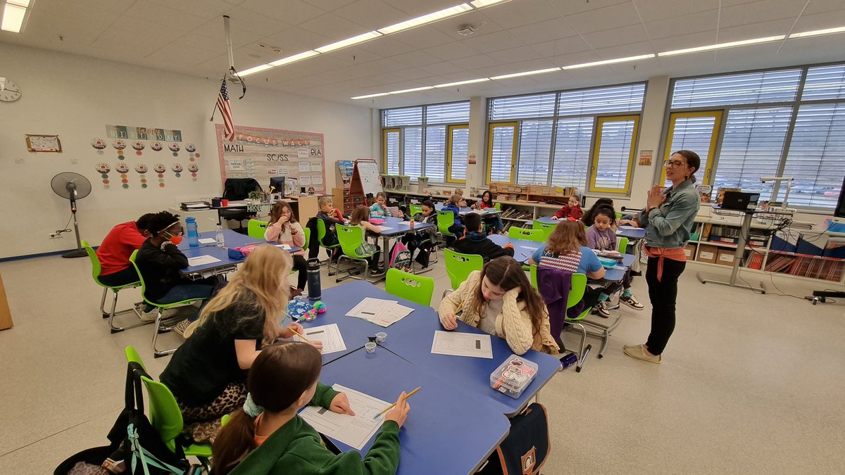 Netzaberg_ES's tweet photo. Students in Mrs. Curati's class are getting ready to share their understanding of decimal values. https://t.co/3FrsJknEOv