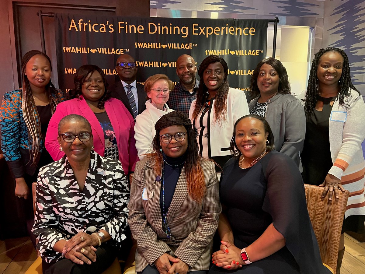 ExperienceUSIU's tweet photo. Vice Chancellor Prof. @EnsignMargee, joined by the Vice Chair of the University Council, Katherine Marie-Perry were thrilled to meet our incredible alumni in Washington, DC who are out there changing the world, and making USIU-Africa proud! 
#ProudAlumni

📸Courtesy https://t.co/Oc78wEPBvx