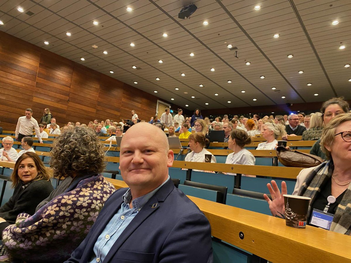 Lars Gaardhøj (@larsgaardhoj) on Twitter photo Starter dagen på <a href="/Rigshospitalet/">Rigshospitalet</a> med #grandrounds som er oplæg om forskning og behandling. I dag om Fase 1 Enheden og dermed kræftbehandling og nye lægemidler. Virkelig interessant og stærkt at brede viden ud. Kig med på rigshospitalet.dk/grandrounds #sundpol <a href="/RMogelvang/">Rasmus Møgelvang</a> @regionH Starter dagen på <a href="/Rigshospitalet/">Rigshospitalet</a> med #grandrounds som er oplæg om forskning og behandling. I dag om Fase 1 Enheden og dermed kræftbehandling og nye lægemidler. Virkelig interessant og stærkt at brede viden ud. Kig med på rigshospitalet.dk/grandrounds #sundpol <a href="/RMogelvang/">Rasmus Møgelvang</a> @regionH