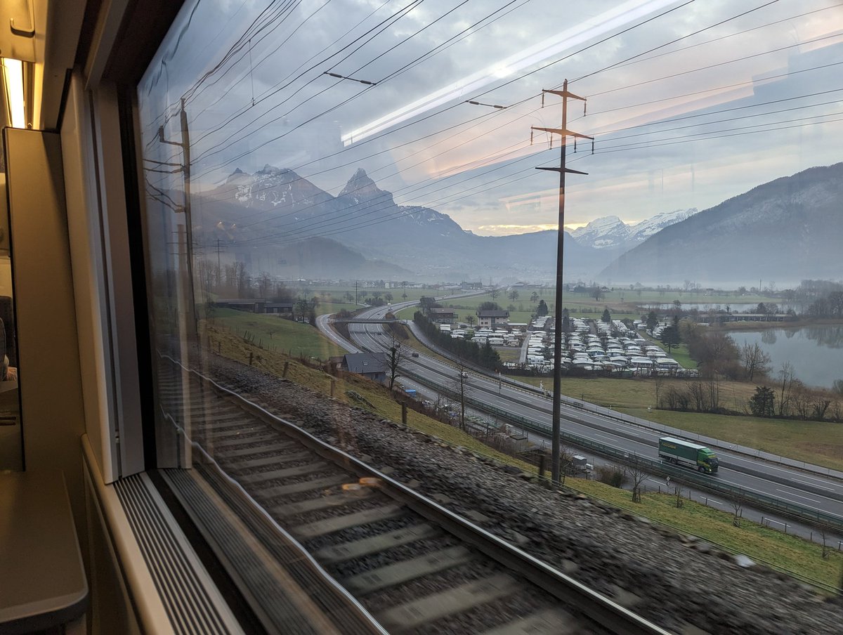AleHaeu's tweet photo. Oh, neues Feature in der SBB App? On Board Infos inkl. Karte. Nice to have! #SBBPreview #AlexOnTour @RailService https://t.co/at8AKx8IW3