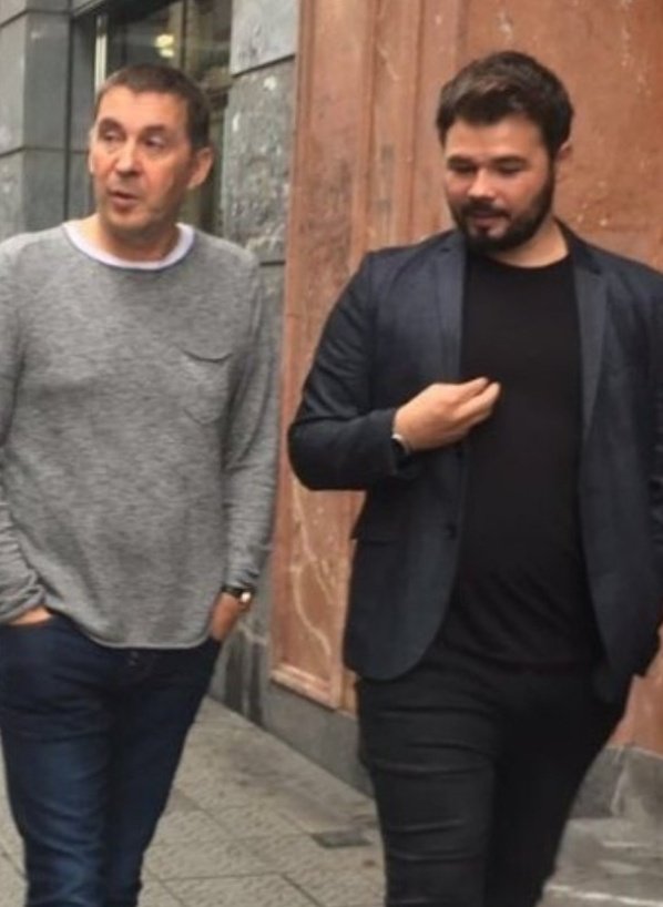 FGCarmelo's tweet photo. España, desde que gobiernan estos tipos con medio millón de votos, somos el hazmerreír del mundo.

#CambioLeyElectoral https://t.co/PEq6wDGiPH