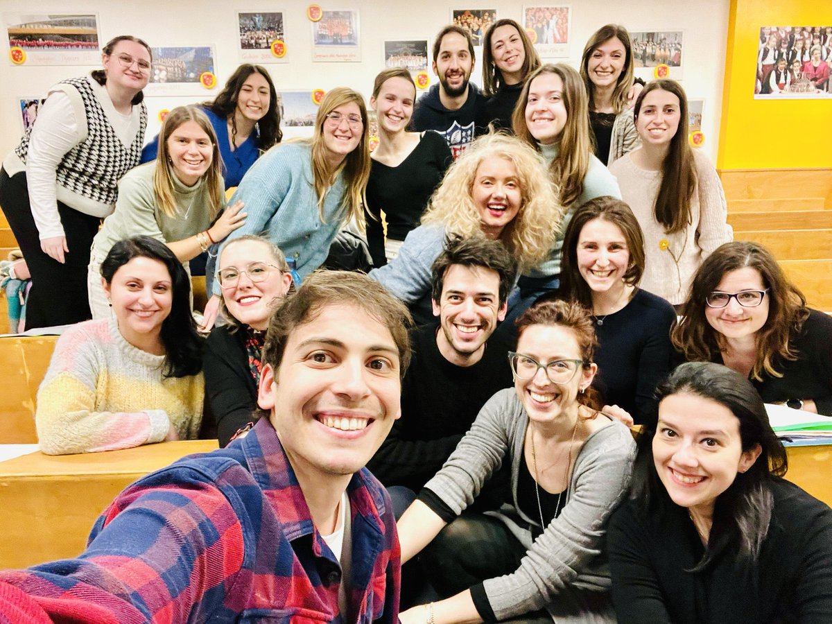 verdinote's tweet photo. Lavori in corso! 🤩 #VerdiNote #CoroAntoniano https://t.co/4mjCE6hHQK