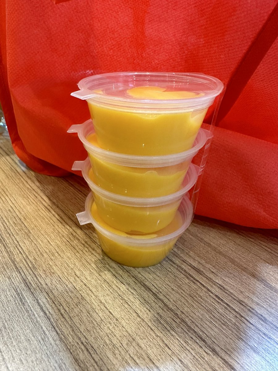 Lg ke itc trus beli ayam richeese satu, biasanya di kasi satu kejuu. Aku minta ke mas nya double cheese aka 2, malah di kasi 4 wohooo🤸‍♀️🤸‍♀️