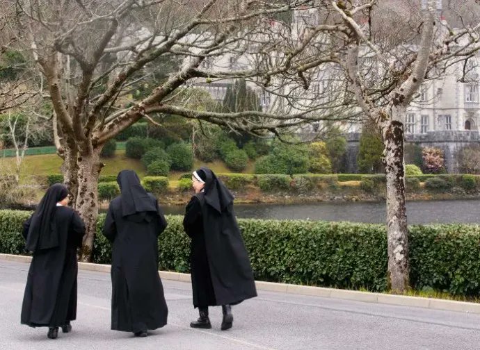 lanuovaBQ's tweet image. #Suore in Irlanda, specie in via di #estinzione

»🗞buff.ly/3XVkYRx