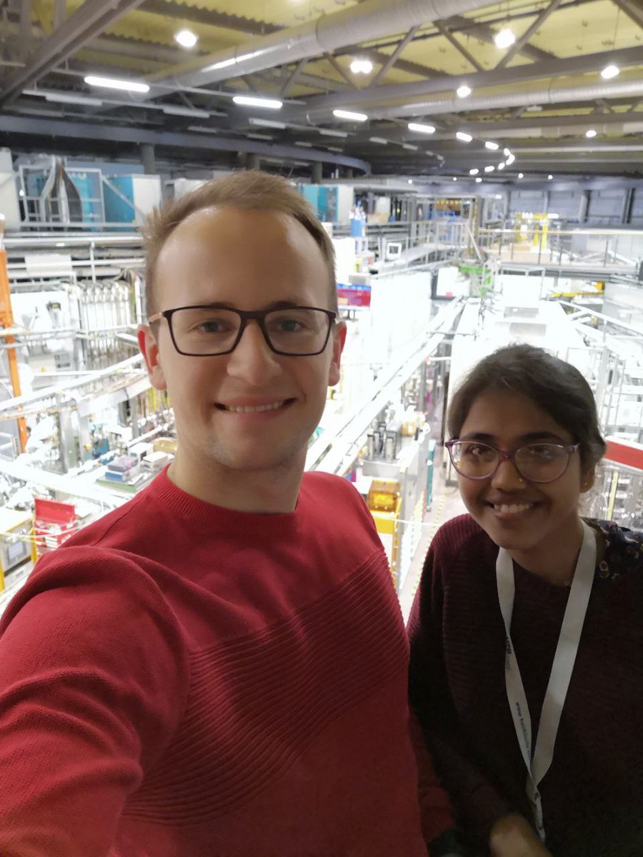 More fun (and good results) @HZB_BESSY. @OMESHWARIBISEN6 and Konstantin enjoying the view of the experimental hall at night