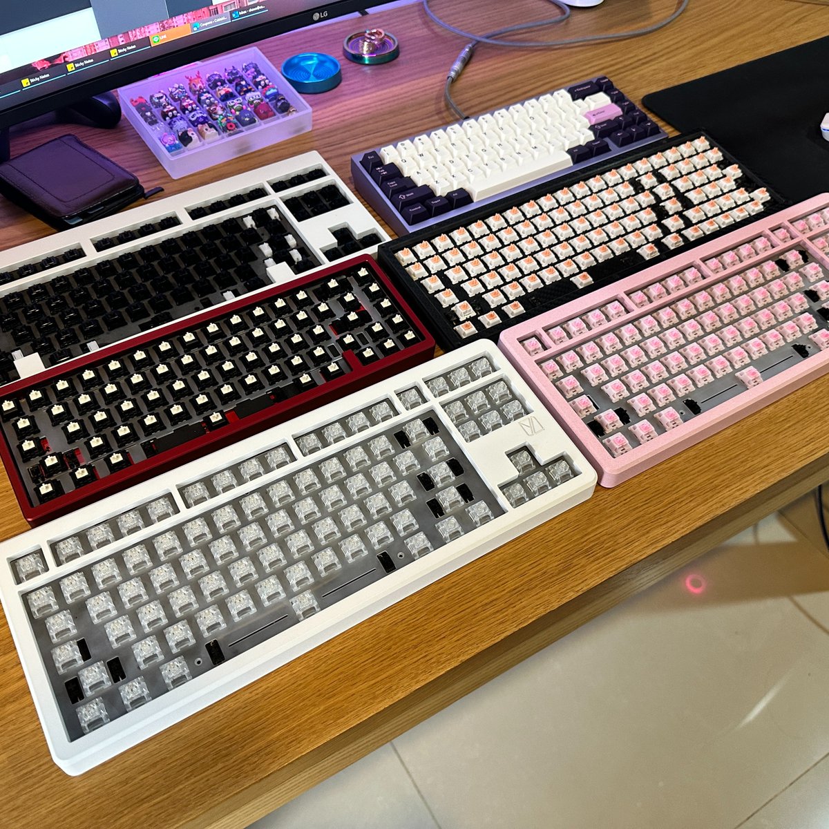Out of my latest Six builds, I need to figure out the cable and keycap situation for five of them!