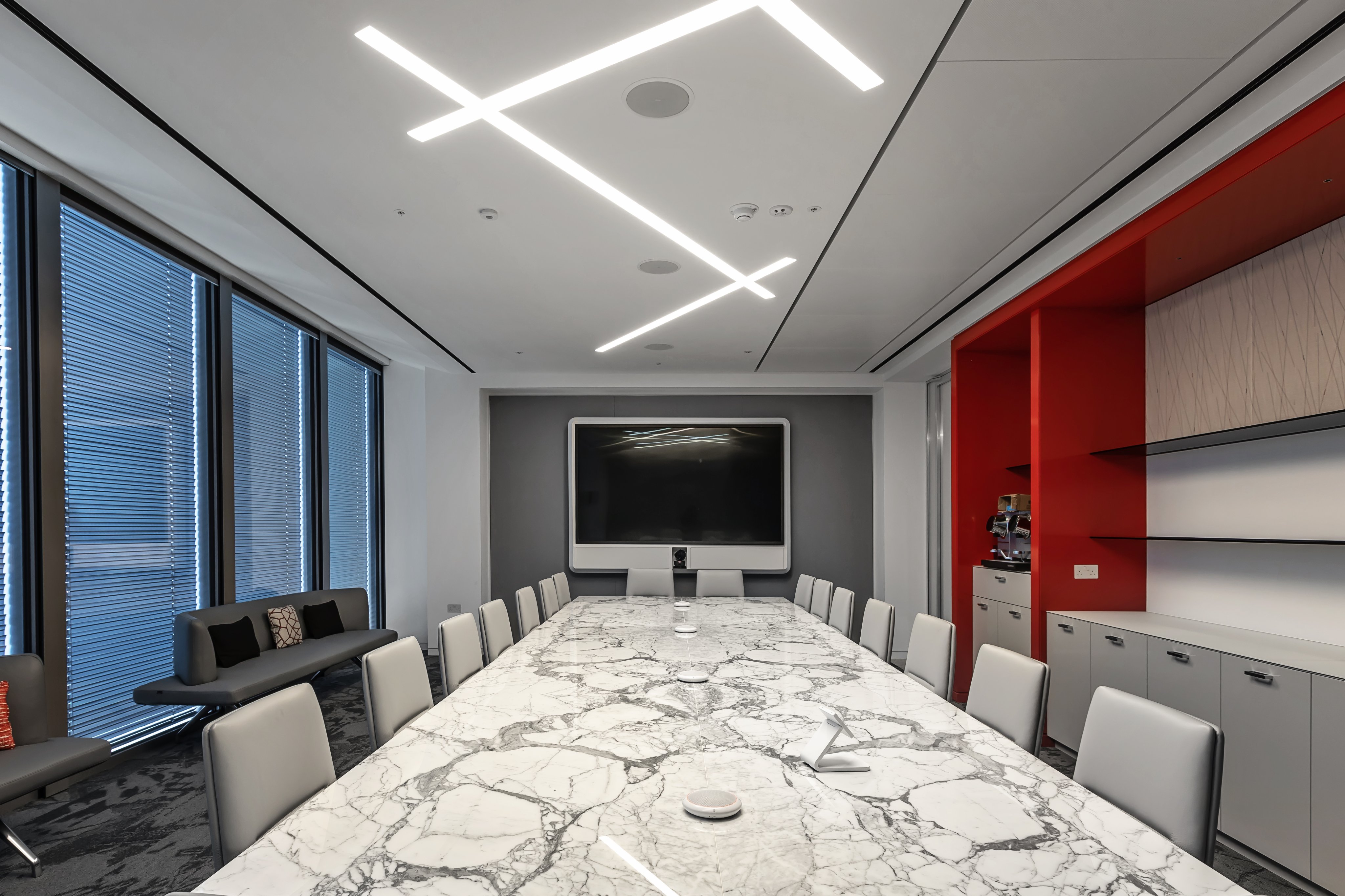 Linear clearance light design