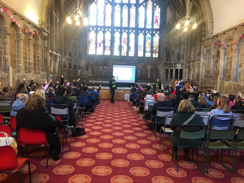 jenwatkinsglos's tweet photo. This post is 4 all our volunteers this Feb- individuals, orgs &amp; charities who’ve delivered workshops, been at #GloucesterKnifeAngel daily, &amp; like @gemmablackmore1 for her efforts to turn the city purple &amp; Tom who loaned his bus! @chanceischange You all made it happen! Big Thx! https://t.co/dujlaDjC8a