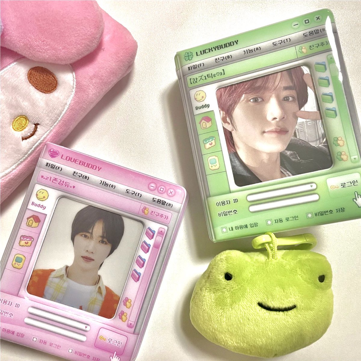 DUCKYWORLD_KR's tweet image. 💟콜렉트북 RT 이벤트💟

모든 동물대장들 전용 콜북부터🐶🐱
Y2K 감성 채워줄 그 시절 스타일들까지..💽
온라인에서도 구매 가능! ꒰⌯͒•·̫•⌯͒꒱

콜렉트북 랜덤 증정
-인원 : 10명
-기간 : 2/23~3/1
-당첨자 발표 : 3/2