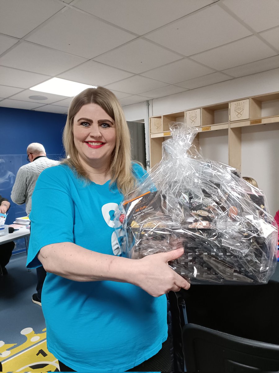 JackieBakerCoOp's tweet image. Great charity bingo night for @ekdementiacarers well done @newlands_mp 💙 #teamwork @may_member #localcauses #community #itswhatwedo @Tom_MPM