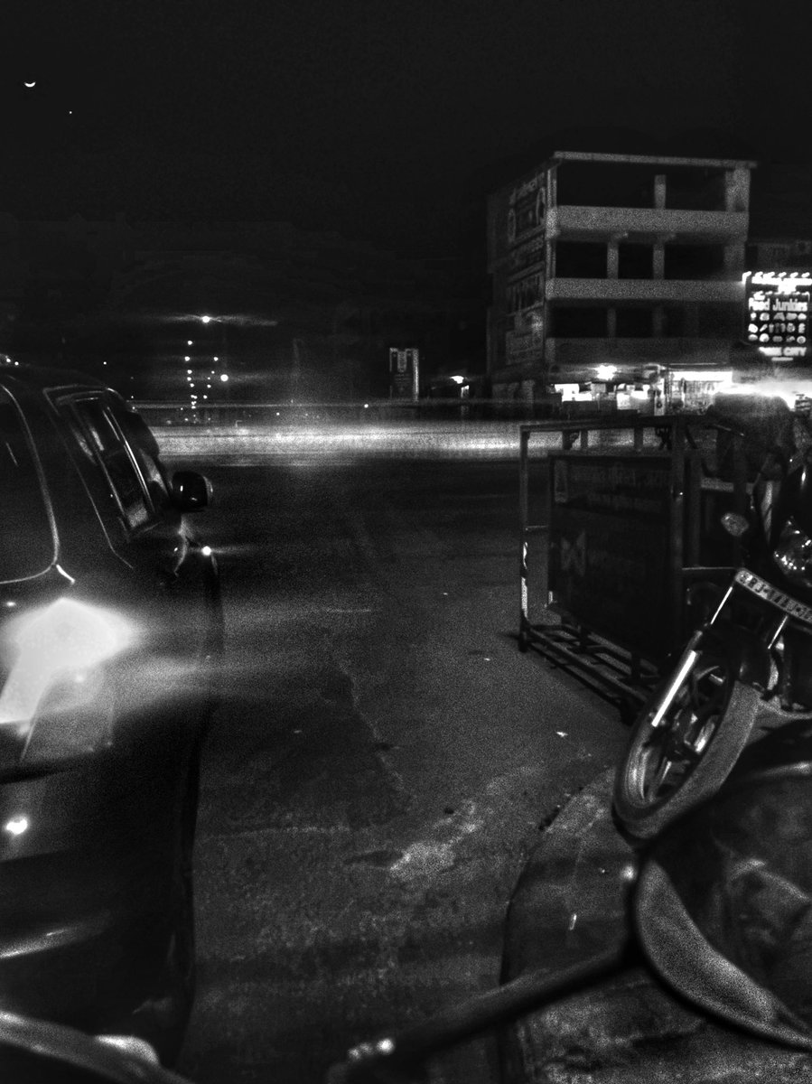 Night traffic

#capturethemoment #photographicmemory #snapsomething #Igers #lenscapture #frameit #perfectshot #nature_shooters #neverstopexploring #ig_shotz #igphotoworld