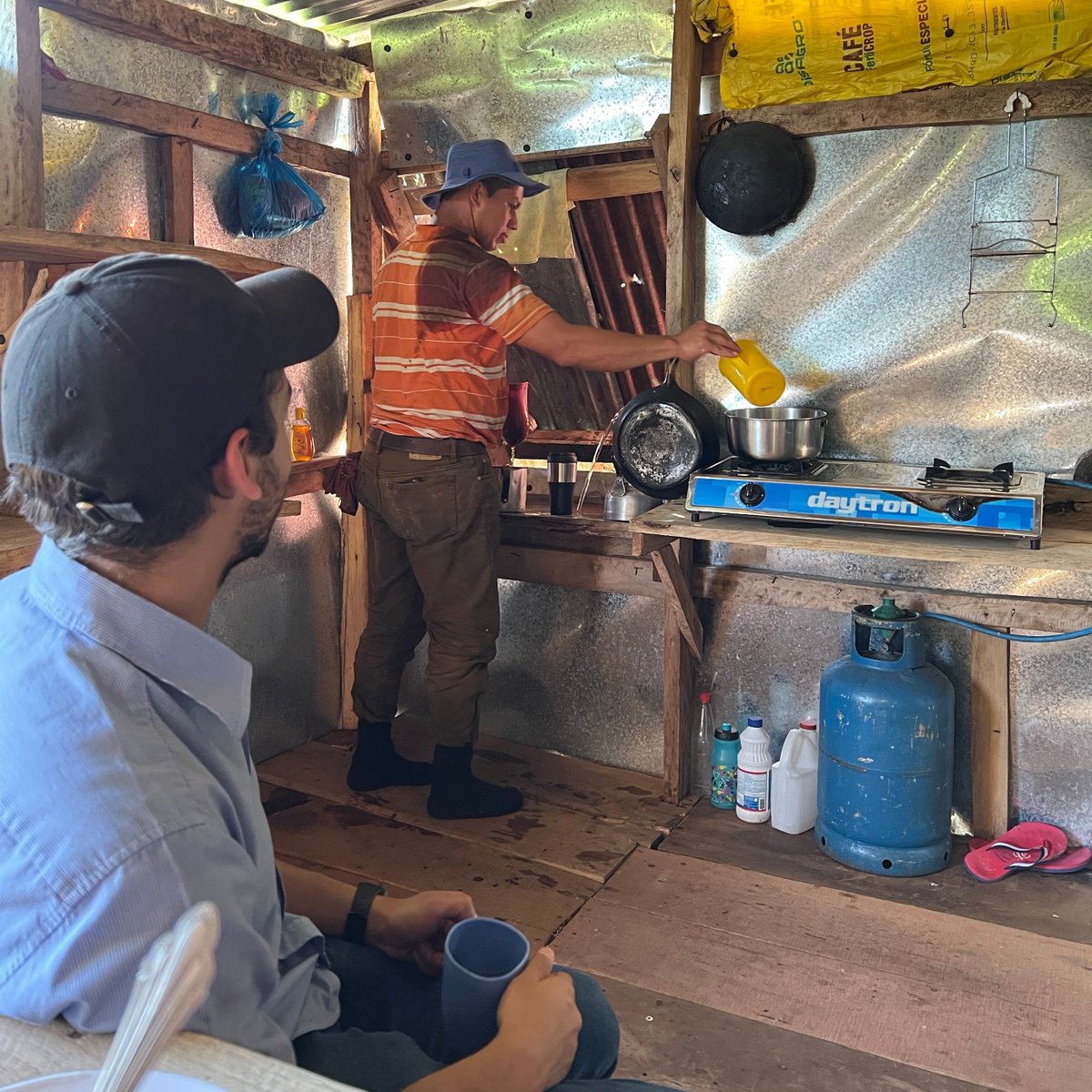 PlantingCostaRi's tweet photo. VISITING PRODUCERS - Visiting the producers is an essential step in our traceability. We have good conversations with them, and get to know their needs. ⁠
Would you like to meet our producers?⁠ https://t.co/6Xw9H4XCLR