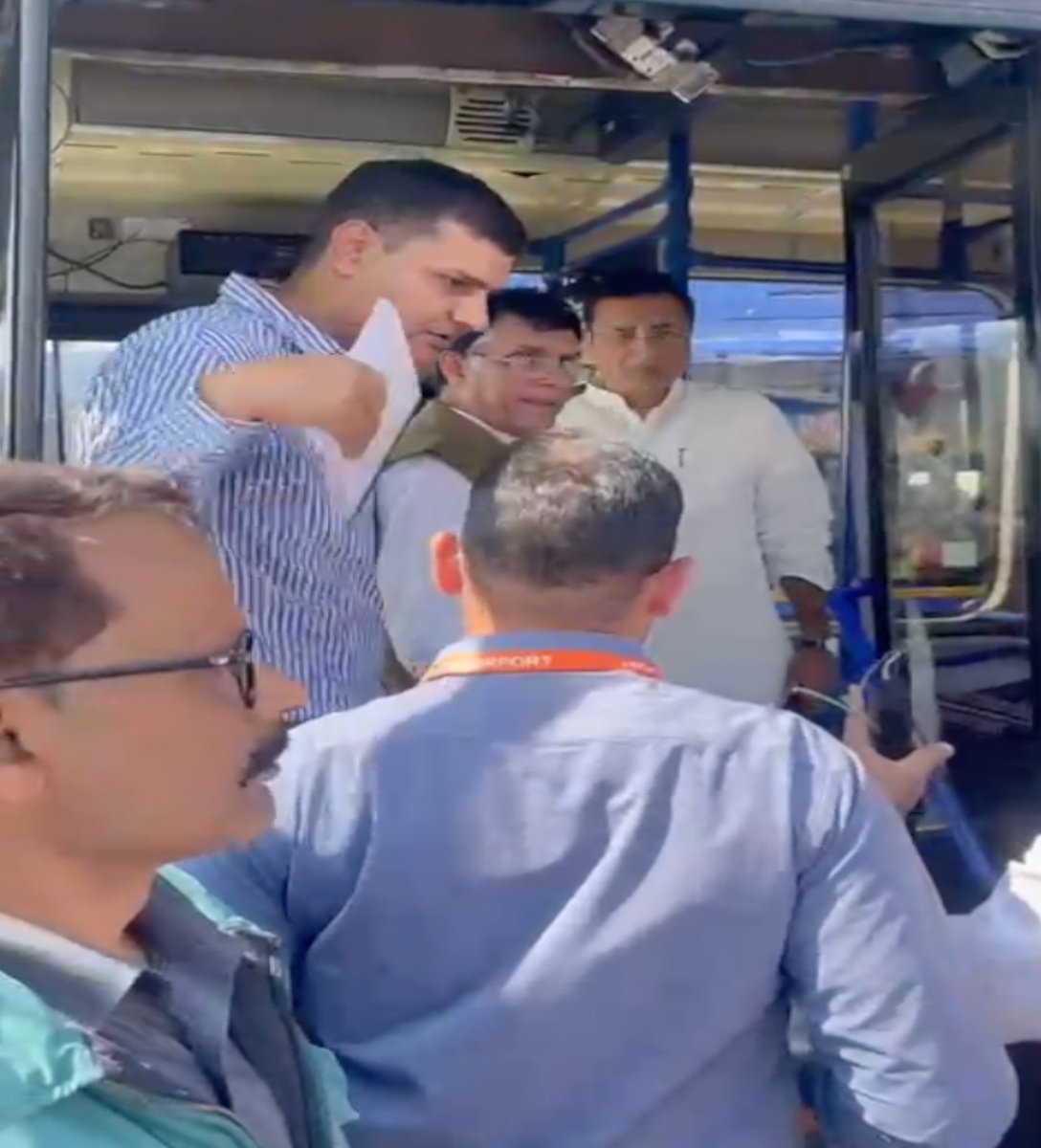 INCIndia's tweet photo. Today, our senior leaders were travelling from Delhi to Raipur on an Indigo flight. They had all boarded the flight when our leader @Pawankhera Ji was asked to disembark from it &amp; later arrested.

This is UNDEMOCRATIC. 

We vehemently OPPOSE this dictatorial behaviour. https://t.co/UpStDowk9y