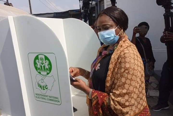 OlumideAdefehi2's tweet photo. Good Morning Fellow citizens of Lagos State,

Count down to the deal day!

This #Saturday25 lets vote 🗳 massively 4 Asiwaju Bola Ahmed Tinubu and his running mate Sen. Kashim Shettima

@officialABAT @KashimSM will take us to our destination of choice.
- Hon. Dr. @abikedabiri OON https://t.co/7pW0UXvcM4