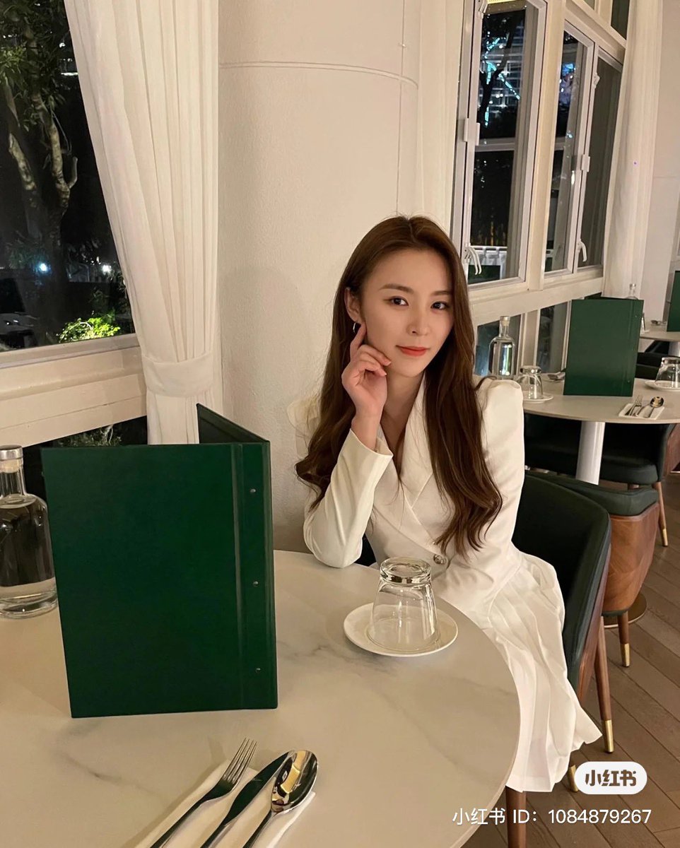 ElkieFanpage_xz's tweet photo. 230223 #Elkie XHS
“On Call II 10th Anniversary!
Qian Er and Yannis❤️
We have witness each other’s growth within these 10 years. We getting better and still pretty
👗SEEVIA”
#TheHippocraticCrush2 #TracyChu
#ChongTingYan #庄锭欣 #엘키 #ZhuangDingXin https://t.co/cxadGttzgd