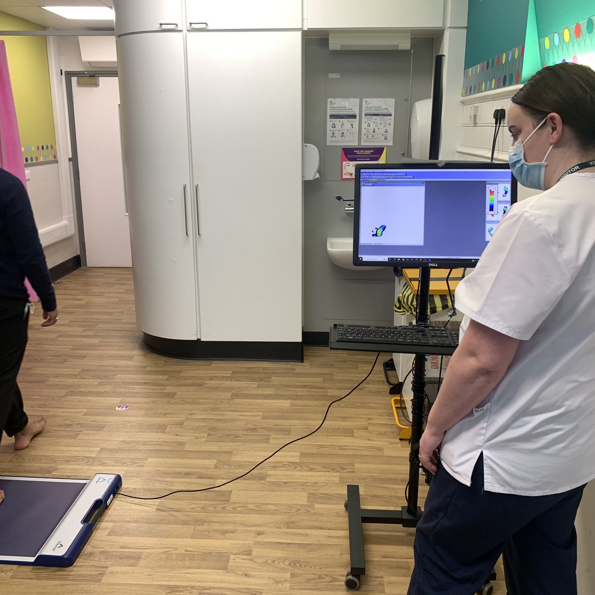 nzfran88_fran's tweet image. 2nd week of #podiatry #placements @AccelerateCIC. This week, our @BrightPods student Alison is practicing taking postural sway &amp;amp; 🚶🏿‍♀️ measurements as part of her biomechanics placement #learning #pressureanalysis #tomorrowspods @DaoTunprasert @AmorForde @RoyColPod @ThePodiatristUK