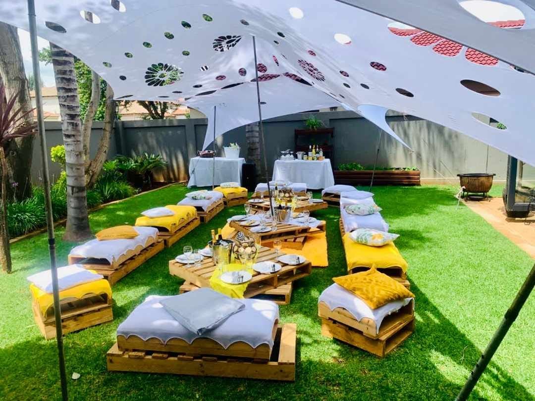 tandmpalletsde1's tweet photo. Plaaet setup for your chilled parties for bookings contact 0836670563...We in Soweto
#FedupWithLoadshedding #Resign #RamaphosaMustGo #Checkpoint #eNCA #GirlTalkZA https://t.co/07sqI7hCVE