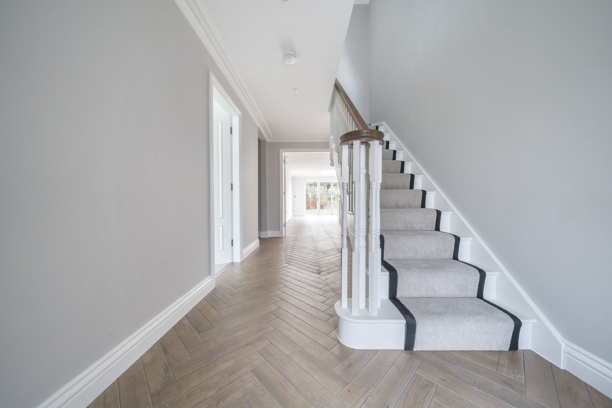 😍😍 Throwback to this house being completed before Christmas, which has now been SOLD. 
Looks stunning in these fully dressed photos.🏡

#carpets #craigmarshallflooring #woking #pyrford #cobham #oxshott #fetcham #bookham #leatherhead #ashtead #epsom #dorking #kingswood #surrey