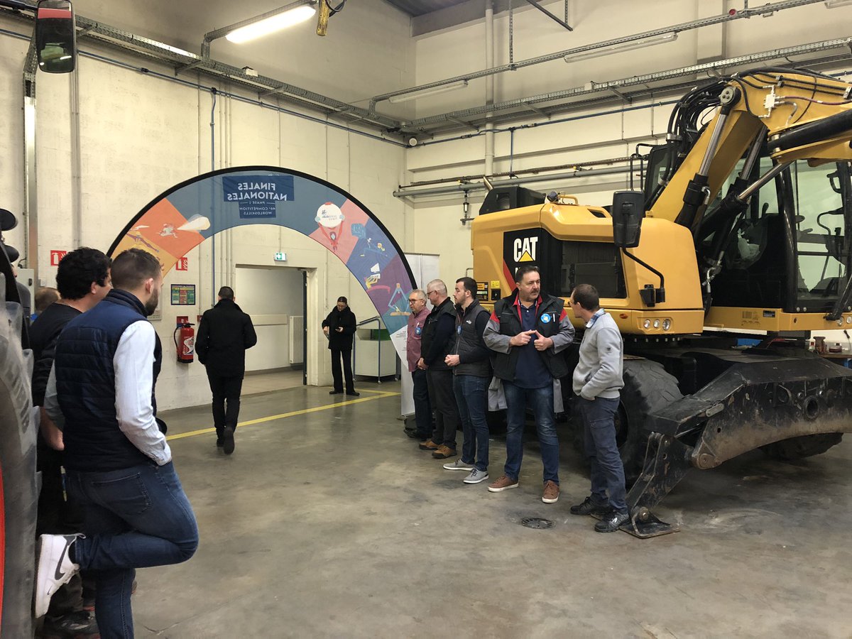 LPEiffel's tweet photo. Ravi d’accueillir la sélection régionale des Worldskills des métiers de la maintenance des matériels. Courage aux quatre candidats, merci aux professionnels d’être présent à nos côtés et la @AURAOrientation https://t.co/1pR37PmpER