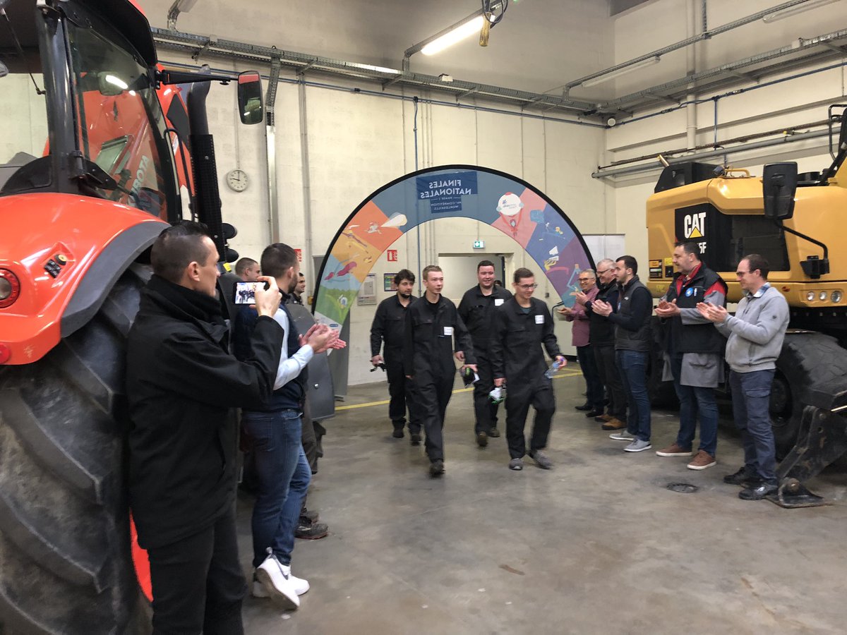 LPEiffel's tweet photo. Ravi d’accueillir la sélection régionale des Worldskills des métiers de la maintenance des matériels. Courage aux quatre candidats, merci aux professionnels d’être présent à nos côtés et la @AURAOrientation https://t.co/1pR37PmpER