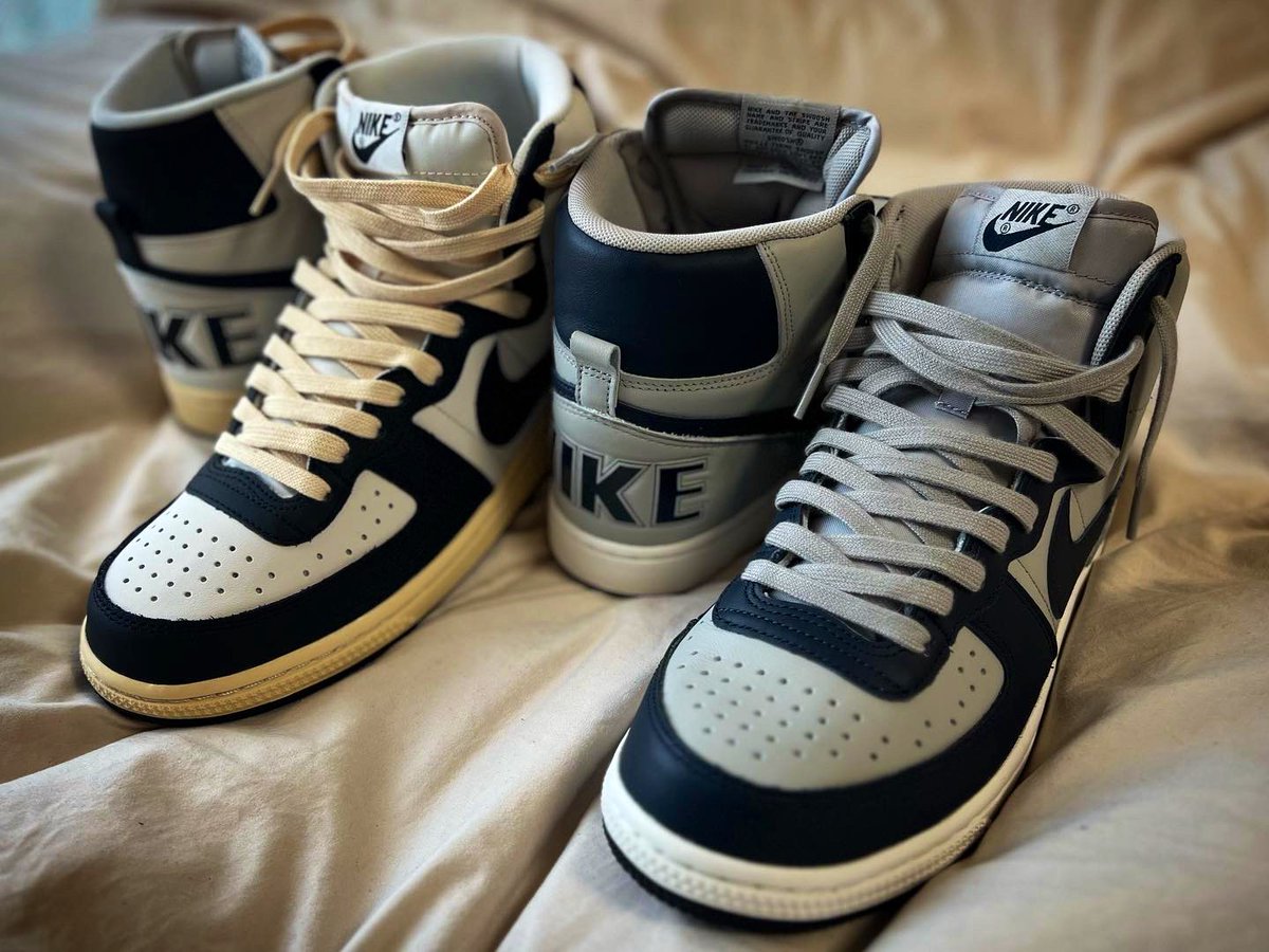 kaz1968snkrs's tweet photo. ターミネーターはこの2足があれば十分
#nike #ナイキ #Terminator #ターミネーター #blackandphantom #Georgetown #ジョージタウン #DarkObsidian #sneaker #sneakers #スニーカー https://t.co/1VI2tuJZfr