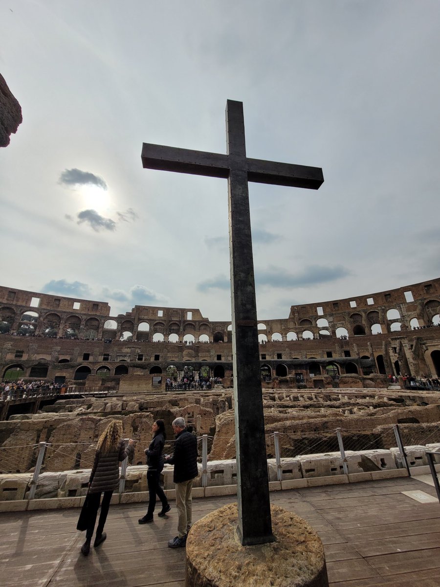 MrMLorne's tweet photo. Where better to spend Ash Wednesday, start #Lent2023 (one I will never forget) and start #BigLentWalk for @CAFOD @CAFODSchools as part of @StsPnP.
#ashtag #Rome https://t.co/fw5AwlsB4K