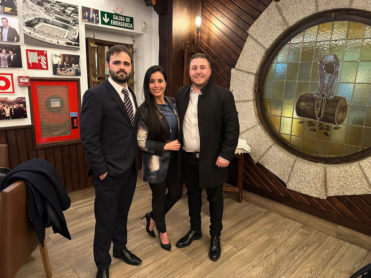 Pjuniormadrid's tweet image. El martes algunos de nuestros #socios, asistieron a la comida-coloquio del @PropellerMadrid 

#logistica #propellerclub #madrid