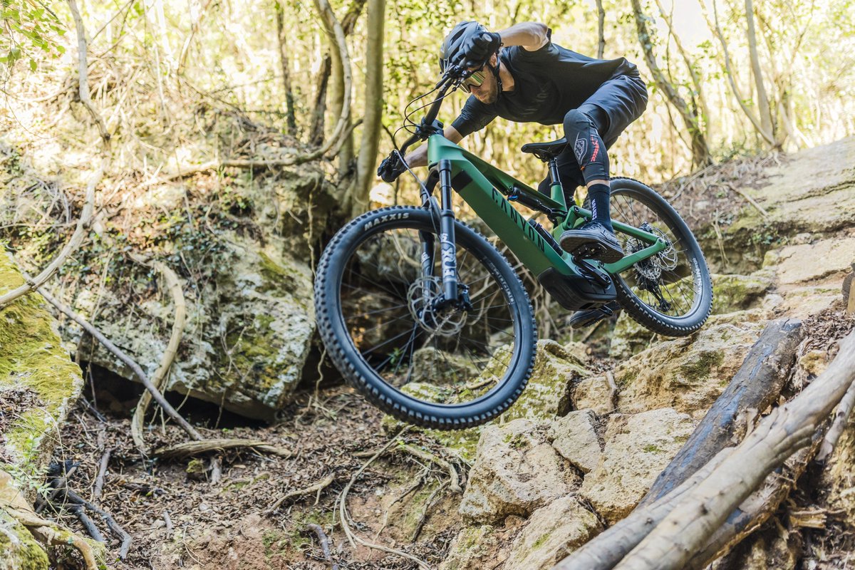 The trail sale is still on and in full swing!! Make sure you check it out to make the most of discount on your next E-MTB canyon.live/trail-sale