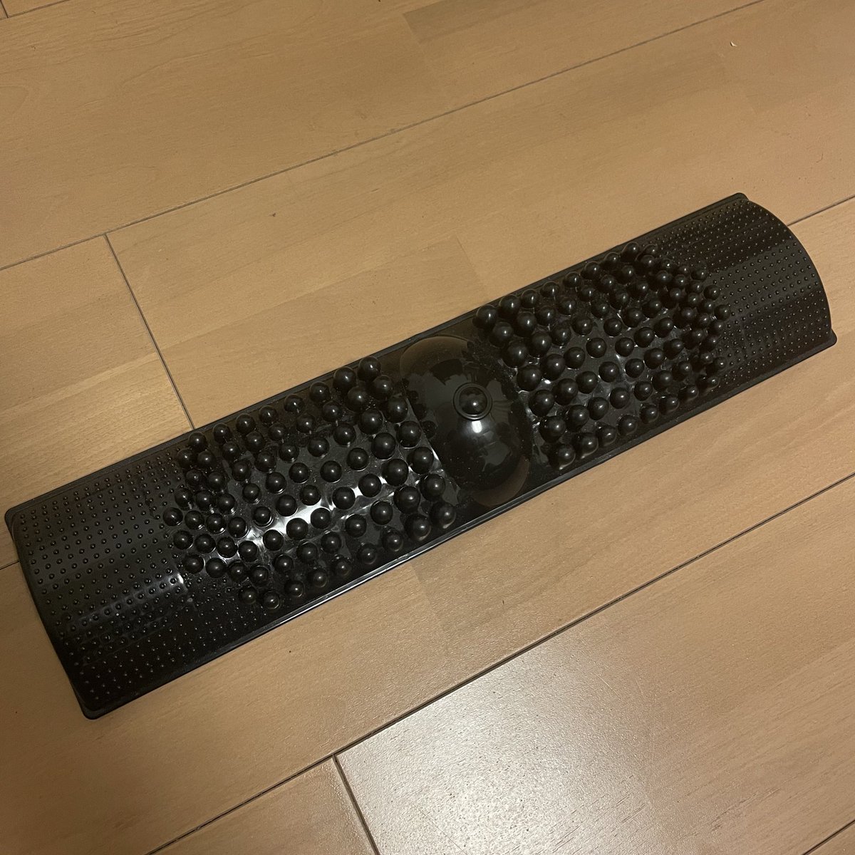 MYBB_Glove's tweet image. #106日目

祝日でお休みを満喫されている方も多いようですが、我が社は通常稼働日。

荒ぶる心を沈めるべく左手にグラブを嵌め、竹踏みで足ツボを刺激💦

これで明日が楽になるならって思いでやっていますが、さらに戒めを受けてるようで悲しくもあります😭

#100円で悶絶
#健康促進