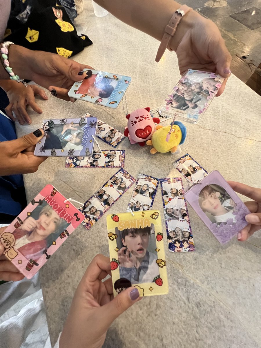 seprianylucky's tweet photo. Happy anniversary my ot6!๐ฅณ im celebrated with my ot6 too๐ฅน๐๐ซถ
@bucyeenwo_o @binaroha_ @bagofpotatoes_ @nanaloveastro @morenfebiola99
#ASTRO #AROHA #ASTROHA #AS7ROMATICS #AS7ROMATICS_GA
#HAPPY7thWITH_ASTRO
#์์คํธ๋ก๋ฅผ_๋ง๋๊ฑด_7แ
ต์ _์ด์ผ
@offclASTRO
@AS7ROMATICS
@photomaticsid https://t.co/mPaCPu5qBK
