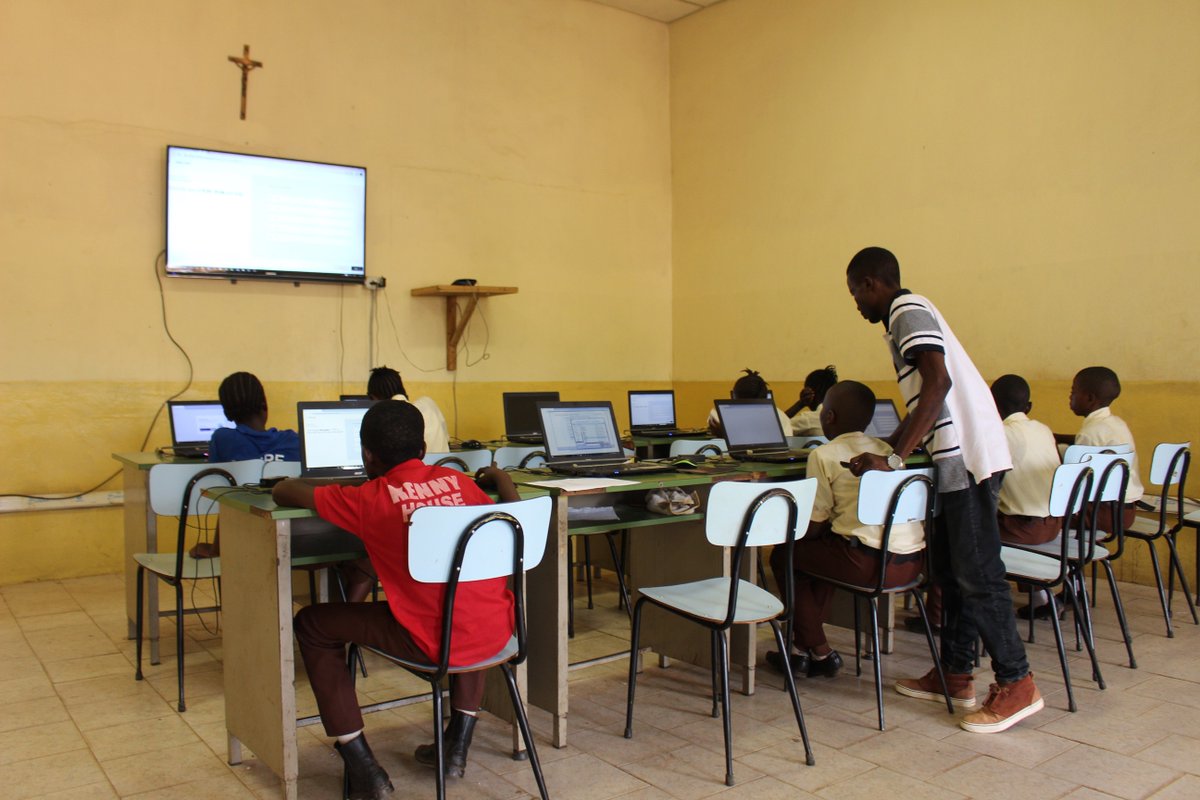 UNICEFSL's tweet photo. On #DigitalLearningDay and beyond, UNICEF continues to invest in digital literacy skills dev. for students and teachers in #SierraLeone, via the Learning Passport. To date, 16,687 registered users have accessed the Learning Passport. Visit https://t.co/6cy7J6a84q to learn more. https://t.co/attoO3g1eA