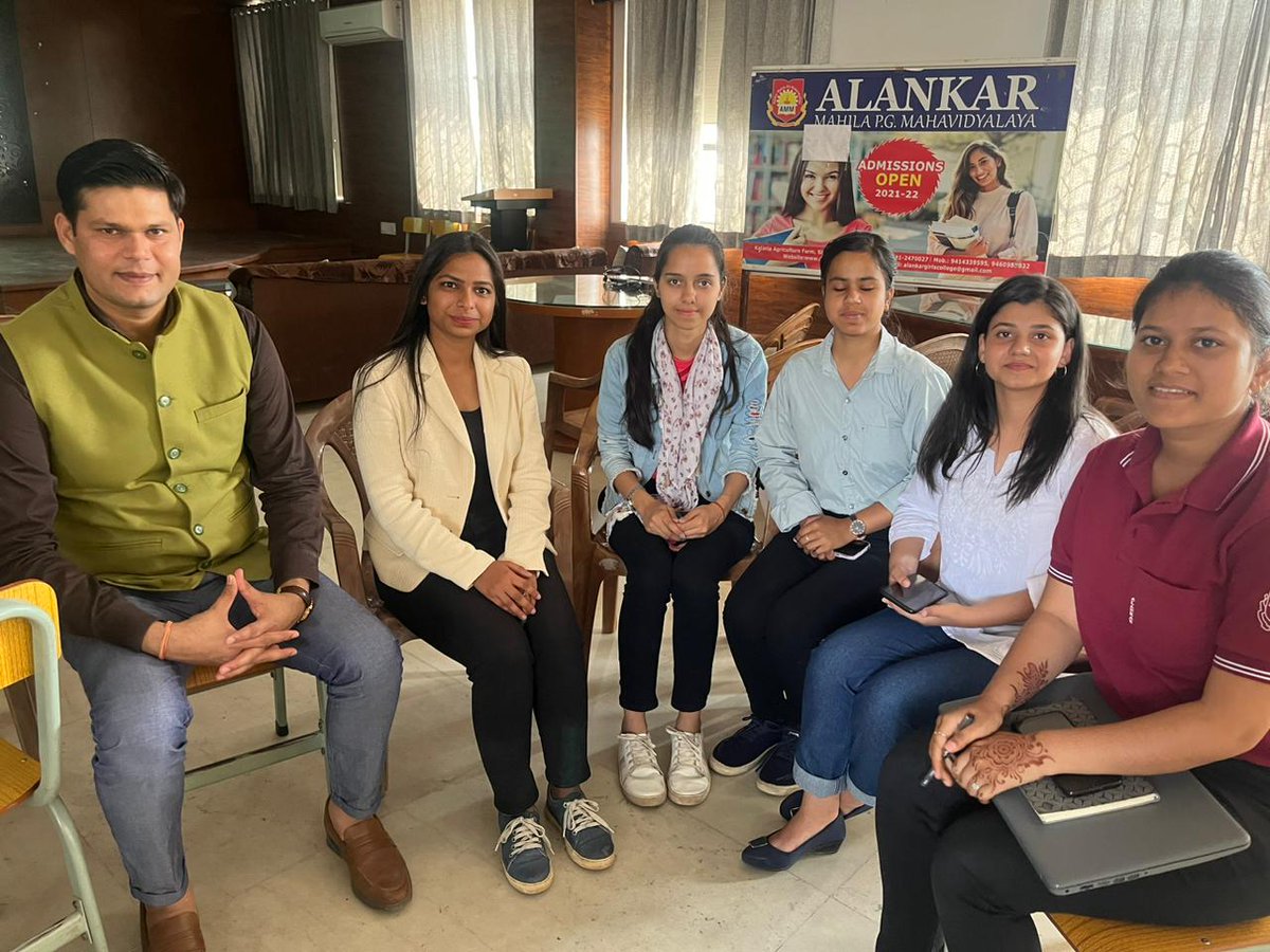 ankittiwadi's tweet photo. आज अलंकार पीजी गर्ल्स कॉलेज में बतौर वक्ता पत्रकारिता के स्टूडेंट्स से रूबरू होने का अवसर मिला।

प्रिंसिपल डॉ कुसुम चौधरी जी, फैकल्टी गरिमा जी, पूजा जी और प्रियमवदा जी का आभार।

स्टूडेंट्स की लाइव डिबेट की प्रस्तुति सराहनीय रही। https://t.co/F3v9gWPbvU