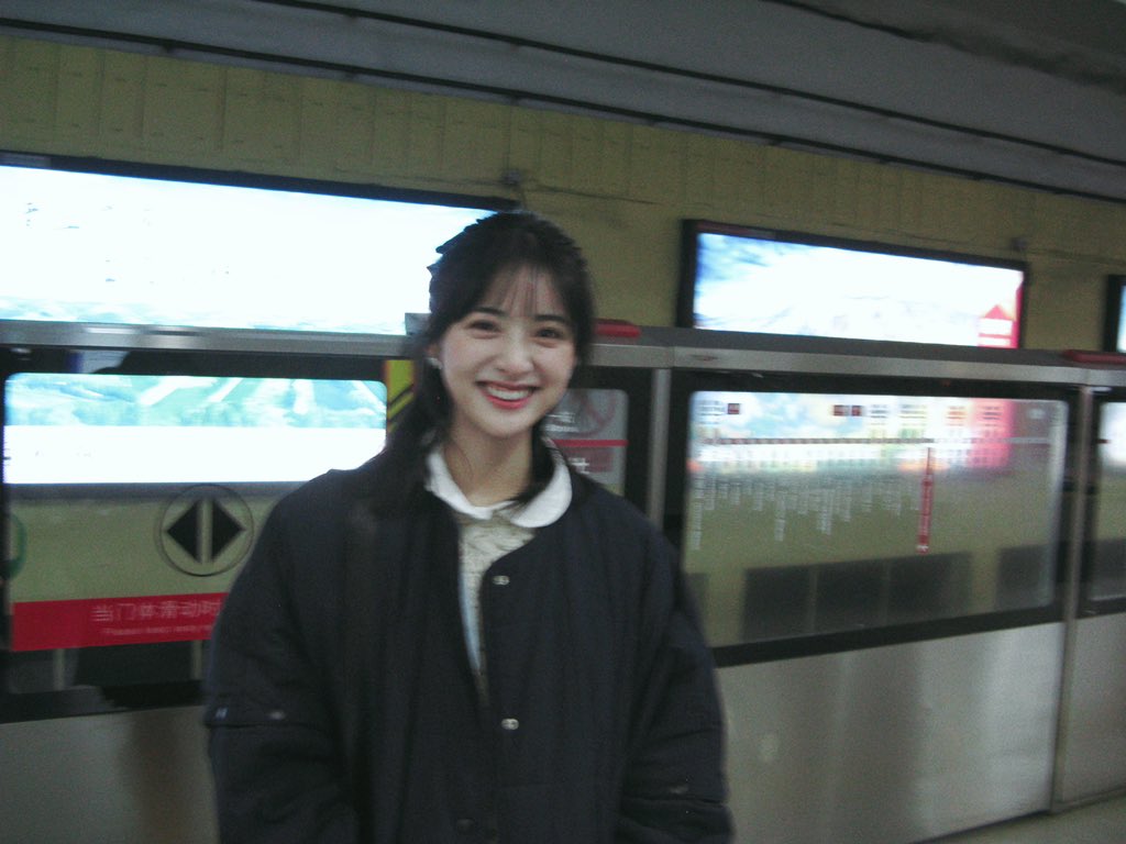dramapotatoe's tweet photo. #ShenYue shares new snaps

More - https://t.co/e8s0fb05Pi https://t.co/bZOjm2WsBz