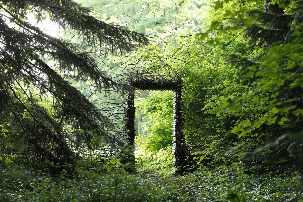 AestheticaMag's tweet photo. #IdeaOfTheDay Portals in the Forest

- Cornelia Konrads
- Antti Laitinen
- Andy Goldsworthy https://t.co/fJNTOl7Tt2