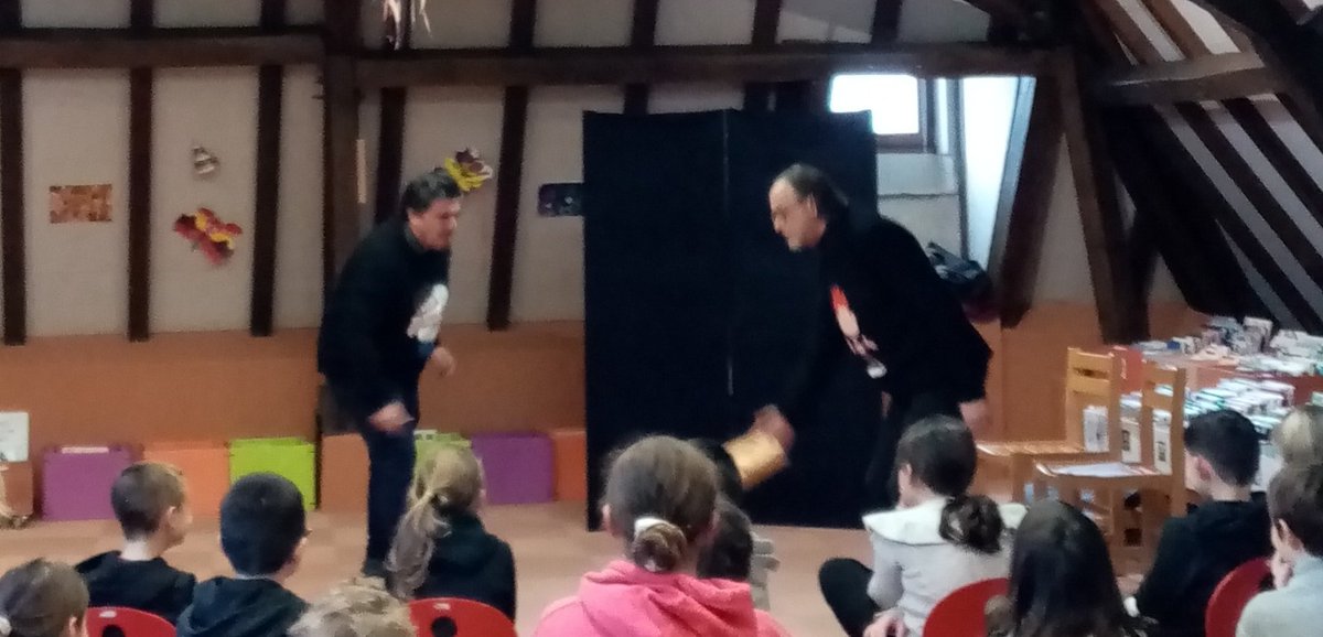 CircoENCognac's tweet photo. Théâtre forum, harcèlement à l'école #programmePHARE https://t.co/5NjlFNGzlY