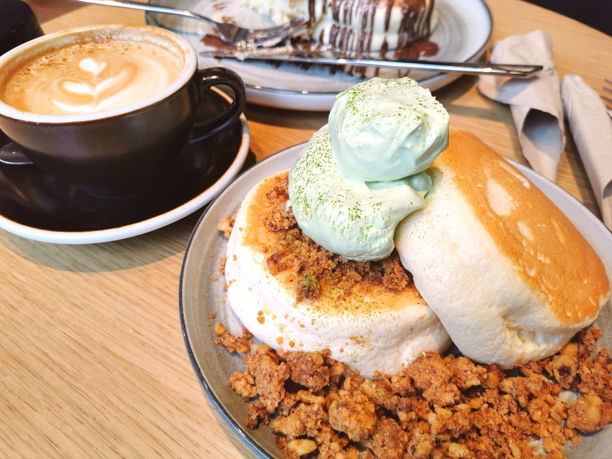 Kafei Korner Sablon♡

前からあったのかな？ルイーズの方は行きにくかったけどサブロンにも😙
フードメニューはほぼパンケーキのみだけどパンケーキ目的なので問題なし🥳FINEbakeryもWITTERMER も近いからつい買って帰ってしまった😇