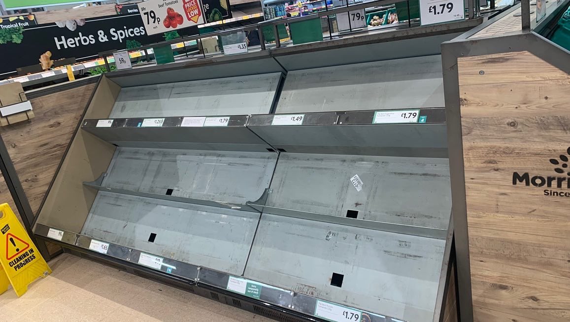 LMatthews_Poet's tweet photo. There’s no tomatoes in the shops 🍅 

#poetry #poetrycommunity
#poetstwitter #tomatogate https://t.co/AyK2qBnAK0
